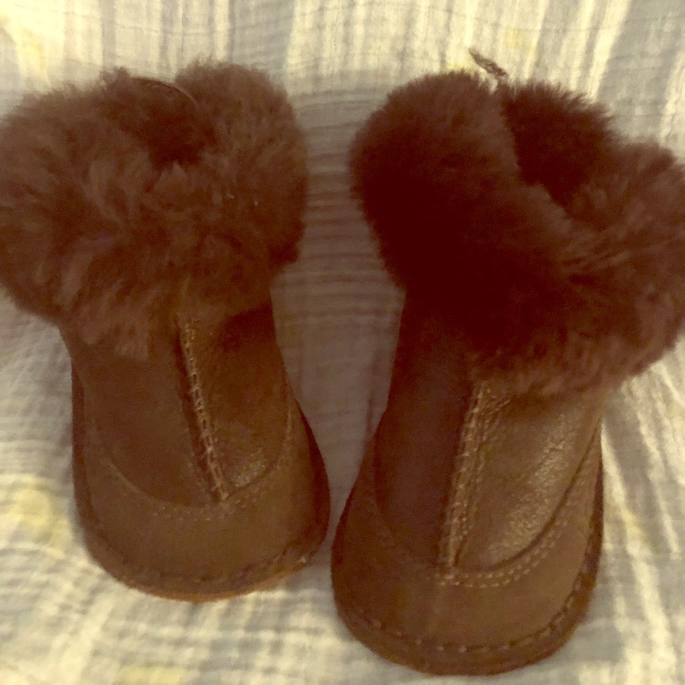 Infant Uggs - Brown - Size M.